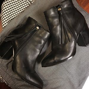 MANGO MNG TOUCH black leather ankle boots